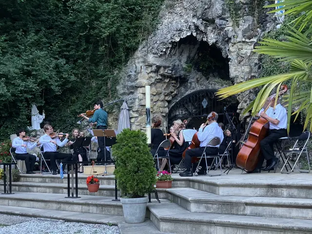 Die Philharmonie Klosterneuburg gab in der Lourdesgrotte ein Konzert. | Foto: zVg.