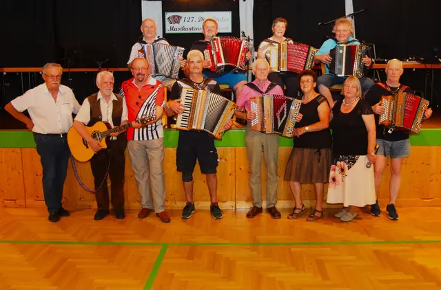 Die Dirndltaler Stammtischmusikanten | Foto: Eigentum der Familie Josef und Maria Rathkolb