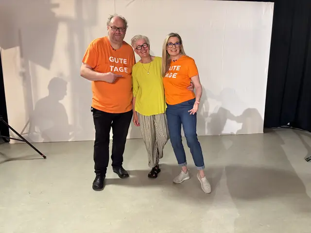 Günther Lainer, Inge Prader und Christa Kummer (v.l.) unterstützen die Dachmarke "Gute Tage" der Katholischen Bildungswerke in Österreich. | Foto: Mathias Kautzky/MeinBezirk