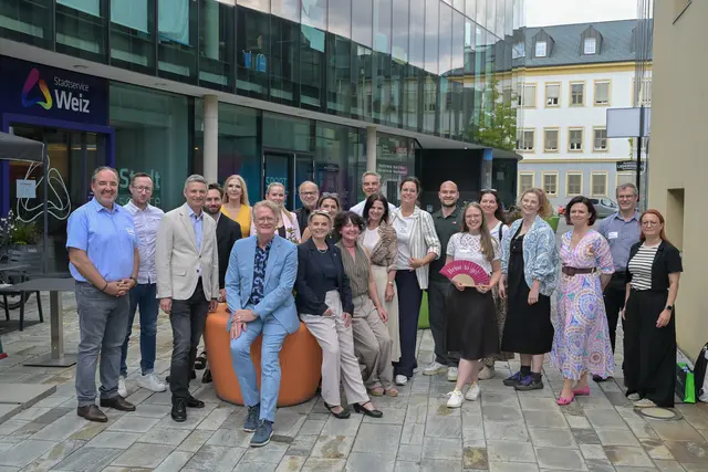 Rund 20 Teilnehmerinnen und Teilnehmer aus ganz Österreich reisten für den Stadtmarketing-Praxistag nach Weiz. | Foto: Reinhold Schrank 
