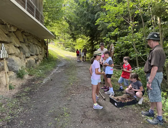 An zahlreichen Stationen lernten die Kinder den Wald kennen und auch der Spaß kam natürlich nicht zu kurz. 