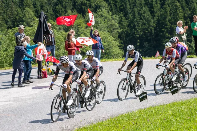 Erstmals wird heuer das gesamte Rennen auf ORF 1 übertragen. Zudem zeigt auch die Streamingplattform discovery+ alle Etappen. | Foto: Expa Pictures