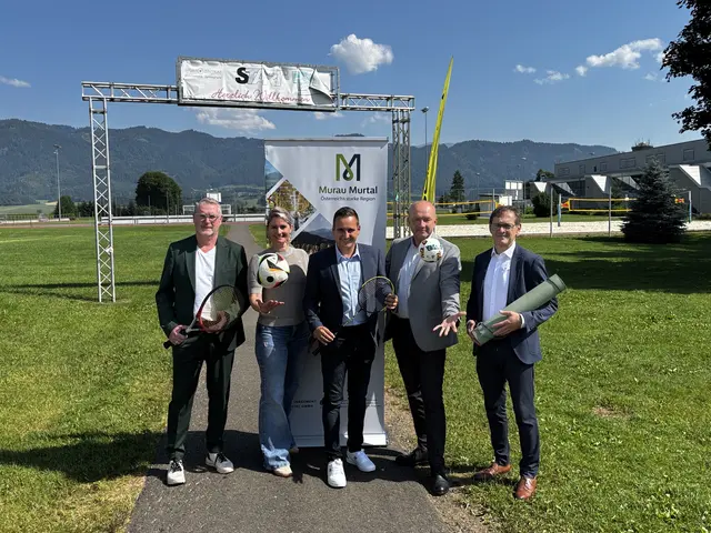 Die bewegteste Gemeinde aus der Region wurde von Günter Leitner, Bruno Aschenbrenner, Thomas Maier (alle Regionalmanagement Murau Murtal) gemeinsam mit Nadja Bücher (Bewegungsland) und Gernot Jetz (Bürgermeister Hohentauern) vorgestellt.