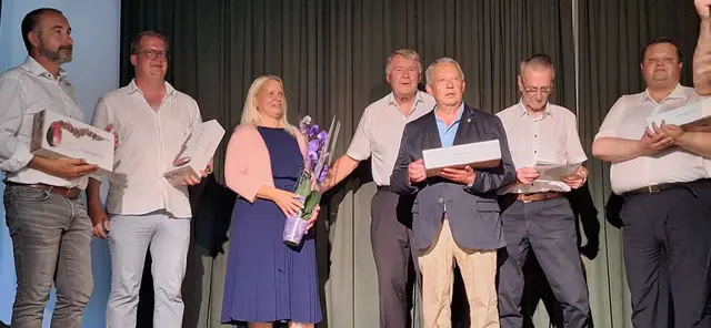 40 Jahre Seniorenbund Großpetersdorf wurde gefeiert: Bürgermeister Harald Kahr, Vizebürgermeister Lukas Faulhammer, Seniorenbund Burgenland-Landesgeschäftsführerin Karin Oberfeichtner, SB-Bezirksobmann Karl Volcic, SB-Landesobmann Rudolf Strommer, Gründungsobmann Franz Pock und ÖVP-Klubobmann Landtagsabgeordneter Bernd Strobl | Foto: Ernst Wachholder