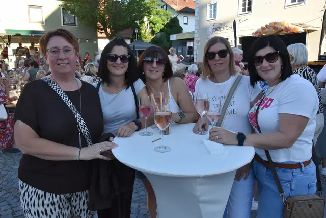 Die Stammtischmädels Alex, Hermi, Bettina, Anna und Andrea.