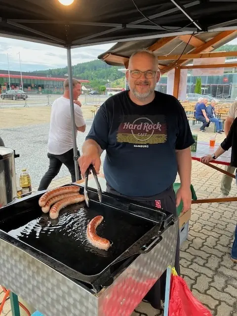 Für Brat- und Currywürstel sorgten die Kinderfreunde Rosental. | Foto: Weixler