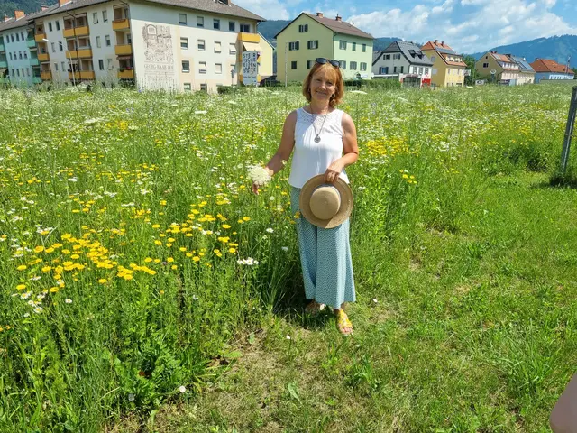 Christine Podlipnig ist Obfrau des Vereins "Blühen &amp; Summen", ein Verein zur Erhaltung und Neuanlage von Blühflächen und Wildblumenwiesen.  | Foto: Astrid Höbenreich-Mitteregger