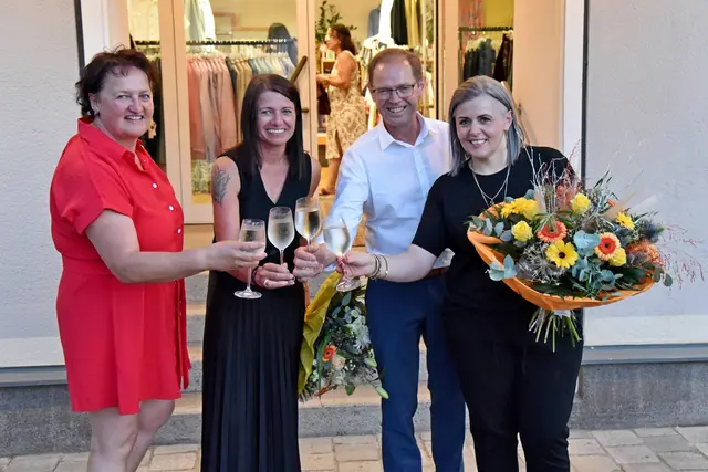 Vizebürgermeisterin Anita Wohlmuth, Pepita-Geschäftsführerin Sabine Mitter Ortschef Karl Buchinger und Karin Ortbauer (Karin's HaarVital).