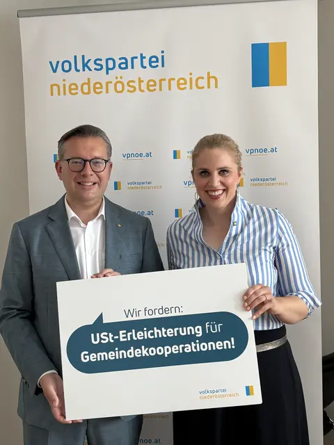 Bezirksparteiobfrau LAbg. Marlene Zeidler-Beck und Landesgeschäftsführer LAbg. Matthias Zauner. | Foto: Hirss