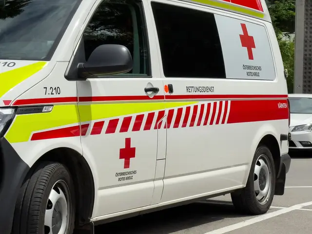 Nach der Erstversorgung vor Ort wurde die Frau vom Rettungsdienst ins Klinikum Klagenfurt gebracht (Symbolfoto) | Foto: stock.adobe.com/at/HelgaQ