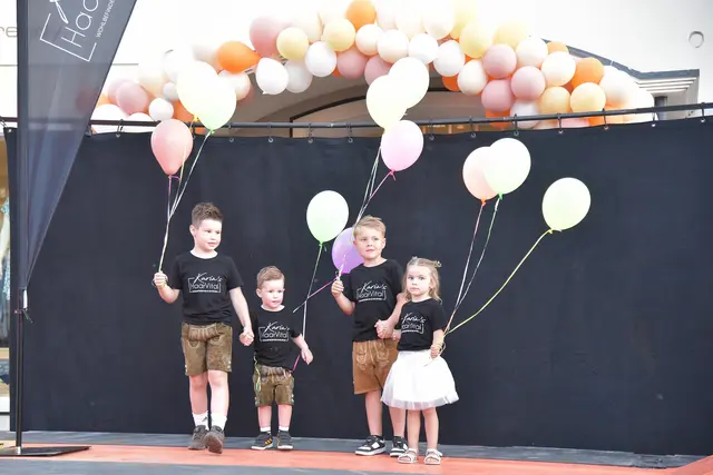 "Nachwuchsmodels" präsentierten auch coole Kids-Frisuren.