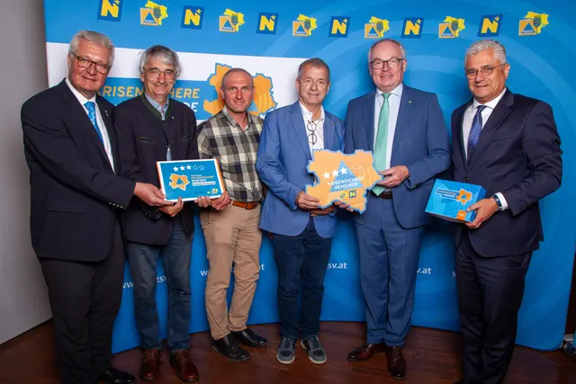 Die Marktgemeinde Straning-Grafenberg wurde vom Niederösterreichischen Zivilschutzverband (NÖZSV) mit drei Sternen als „Krisensichere Gemeinde“ ausgezeichnet. | Foto: noezsv