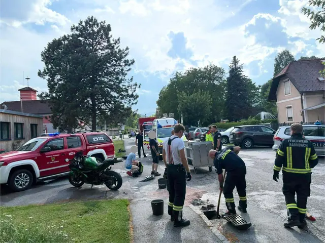 Zusammenstoß zwischen einem Pkw und einem Motorrad in Bärnbach. Der Motorradfahrer wurde dabei verletzt. | Foto: FF Bärnbach