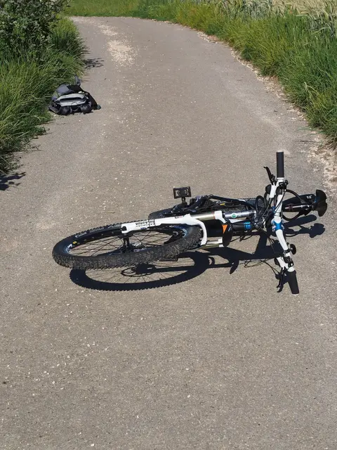 Ein 10-jähriger Radfahrer wurde bei einem Verkehrsunfall in Fügen verletzt. (Symbolbild) | Foto: pixabay / Hans