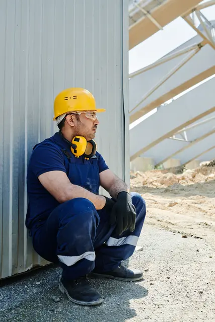 Hitze kann gefährlich werden, gerade bei Arbeiten im Freien.  | Foto: &lt;a href="https://www.pexels.com" onclick="window.open(this.href); return false;" rel="nofollow"&gt;pexels&lt;/a&gt; / &lt;a href="https://www.pexels.com/de-de/@mikael-blomkvist" onclick="window.open(this.href); return false;" rel="nofollow"&gt;Mikael B