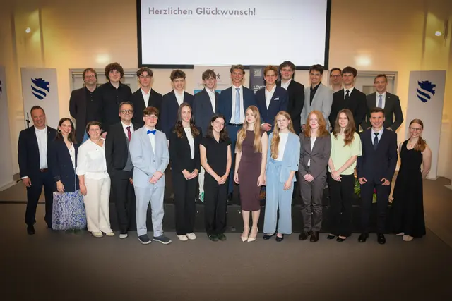 Gewinnerinnen und Gewinner der Dr. Hans Riegel-Fachpreise | Foto: Foto Tschank