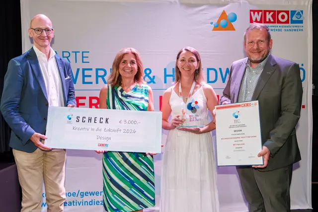 Bettina Leeb holte sich den Sieg in der Kategorie „Design“: WKNÖ-Direktor Johannes Schedlbauer, WKNÖ-Vizepräsidentin Monika Eisenhuber, Siegerin Bettina Leeb und Spartenobmann Jochen Flicker (v.l.) | Foto: Josef Bollwein