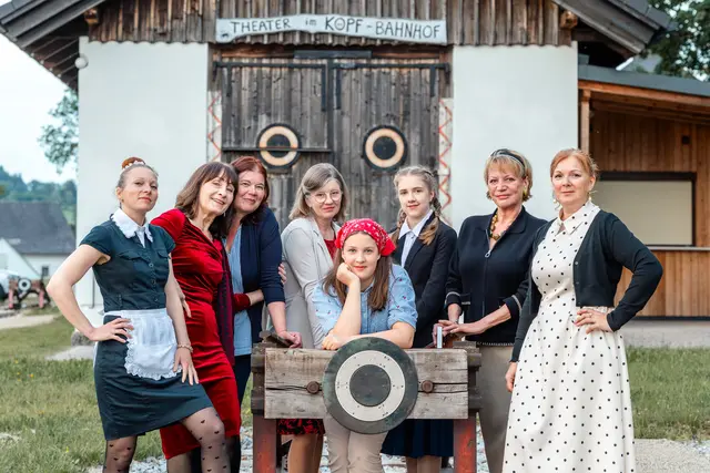 Am Foto: Judith Leitner, Anna Friedl, Sonja Hahn, Gerlinde Mairhofer, Mirijam Anna Faul, Nadine Steininger, Ulrike Gaderer und Karin Peham Copyright: Barbara Leister Fotografie | Foto: Barbara Leister Fotografie