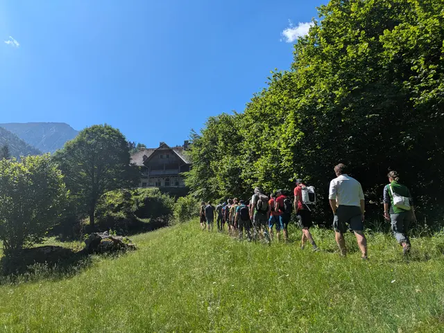 Gemeinsame Wanderung zum historischen Forsthaus im Bodinggraben  | Foto: Österreichische Bundesforste
