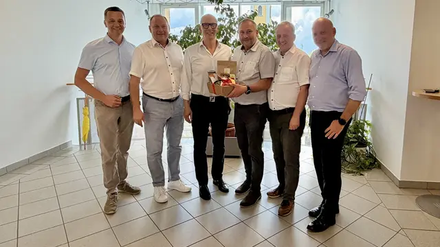 Bürgermeister Erwin Reichetseder, LAbg. Bürgermeister Josef Rathgeb, BGM a.D. Andreas Fazeni, Bürgermeister-Sprecher Thomas Wolfesberger, Nationalrat Bürgermeister Michael Hammer und Bezirkshauptmann Ferdinand Watschinger (v. l.).  | Foto: Bürgermeisterkonferenz