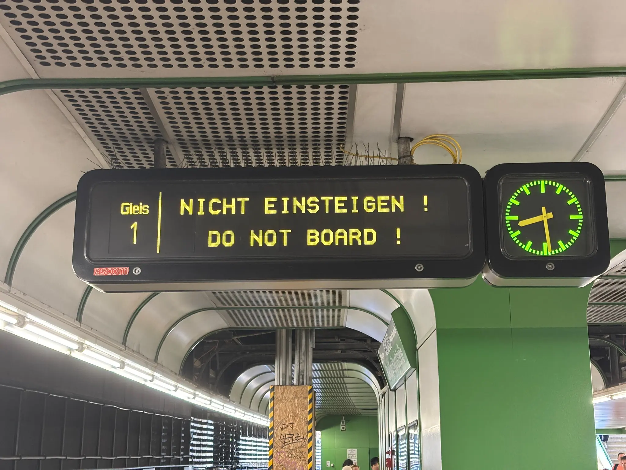 Fatal Accident Causes Disruptions on Vienna U4 Subway Line