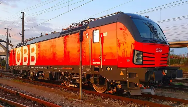 Die Laaer Ostbahn gilt als wichtige Pendlerverbindung zwischen dem nördlichen Weinviertel und Wien. Der geplante Ausbau verzögert sich nun erneut.(Symbolfoto)  | Foto: ÖBB