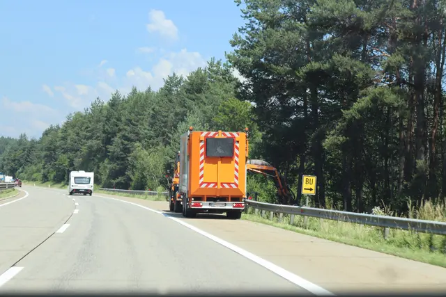 Die Mäharbeiten sind in vollem Gange. | Foto: meinbezirk.at/Alen Grabic