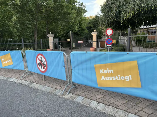 Verkehrsmaßnahmen beim Familypark.  | Foto: Stefan Schneider/MeinBezirk