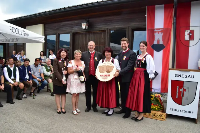 Anlässlich der beiden Jubiläen wurde in der Gemeinde Gensau groß gefeiert. Besuch gab es aus der Partnerstadt Hornstein. | Foto: Rudi Schmid