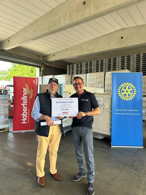 Felix Spitzer, Initiator und Organisator der „Rotary Ukrainehilfe 1920“, und Markus Haberfellner, GF der 
Haberfellner Mühle Grieskirchen und Präsident des Rotary Clubs Grieskirchen.  | Foto: Markus Haberfellner