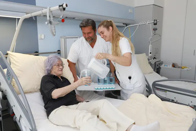 Im Krankenhaus wird bei Hitzetagen auf ausreichendes Trinken geachtet. | Foto: NÖ LGA – Landesklinikum Baden-Mödling 