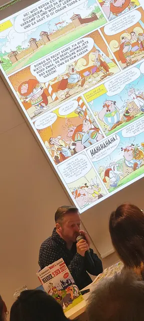 Markus Koschuh führte mit vollem sprachlichen Einsatz durch seine Präsentation. | Foto: Petra Brandl