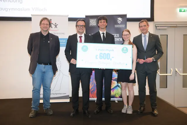 Sieger Physik: 1. Platz im Bereich Physik: Magnus Zlattinger-Wallner vom Peraugymnasium Villach | Foto: Foto Tschank