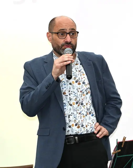 Bürgermeister Martin Dietrich eröffnete die 27. Festspiele auf der Burg Golling. | Foto: Josef Wind