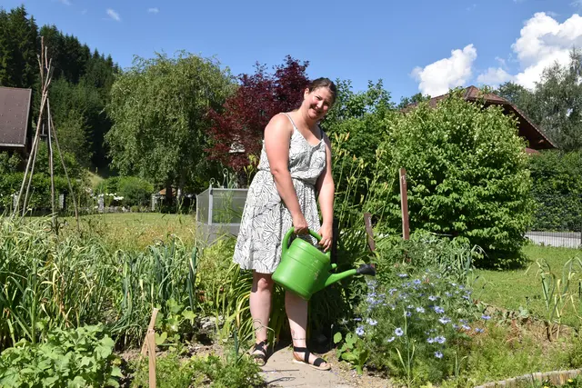 In ihrem kleinen Garten-Paradies in Göstling an der Ybbs ist die Saatgut-Erhalterin Michaela Hofer voll in ihrem Element. | Foto: Roland Mayr/MeinBezirk Scheibbs