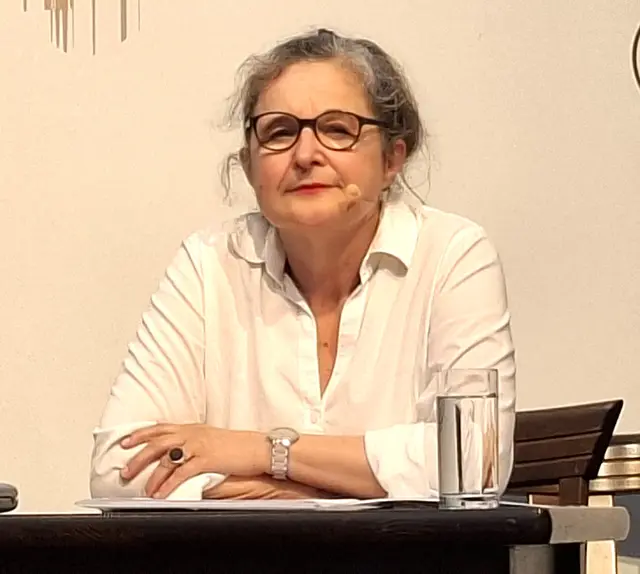 Maria Hofstätter las aus einem Bauernroman. | Foto: Josef Wind