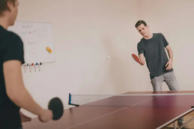 Nur die wenigsten kennen tatsächlich die Regeln und Begriffe, die für ein faires Tischtennis-Spiel sorgen.  | Foto: unsplash / Ilya Pavlov