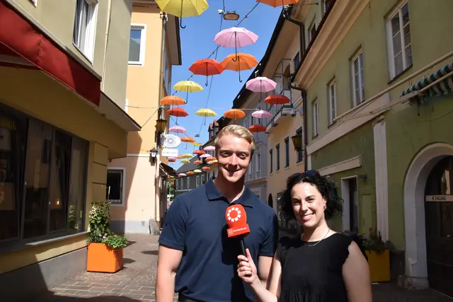 „Etwas anderes hat es für mich nie gegeben“: Beim Stadtspaziergang erzählt Paul Schützlhoffer, warum Schmuck und Familienbetrieb seit seiner Kindheit zu seinem Leben gehören. | Foto: MeinBezirk.at
