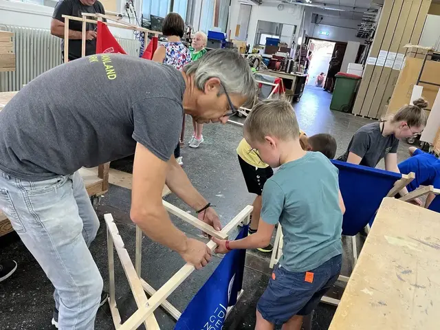 Im Vorjahr konnten die Kinder in der Einrichtungswerkstätte Gross ihr Tischlertalent entdecken.