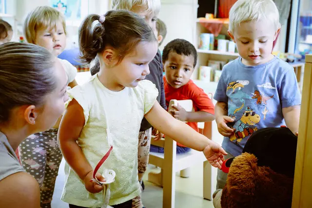 Eine Gruppe Kinder beim Spielen