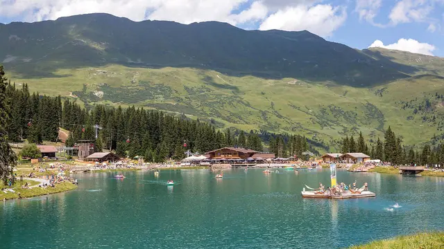 Im Erlebnispark Hög in Serfaus erwartet Besucher*innen ein abwechslungsreicher Familien- und Spieltag mit Berg- und Talfahrt sowie zahlreichen Erlebnisstationen. | Foto: Kirschner Andreas andi@webart.at 