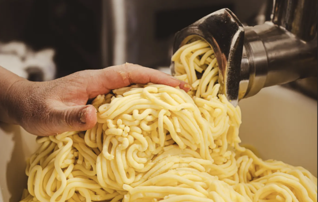 Pasta al dente: Niemals in kochendes Wasser geben. | Foto: Bernd Grosseck