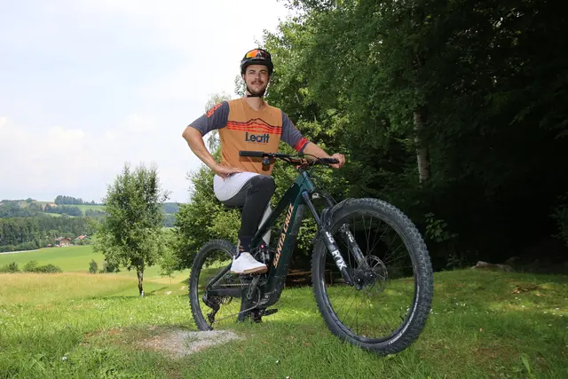 Kilian Maderegger freut sich über den Bike-Park in Faistenau.