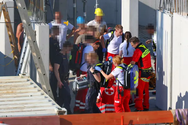 Ein Arbeiter wurde auf einer Baustelle in Gunskirchen so schwer verletzt, dass er nach notärztlicher Versorgung mit dem Rettungshubschrauber abtransportiert werden musste. | Foto: laumat.at