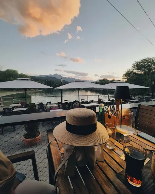 Das deck47 bietet neben kulinarischen Angeboten auch Events, wie die Veranstaltung "Wein am See". | Foto: deck47