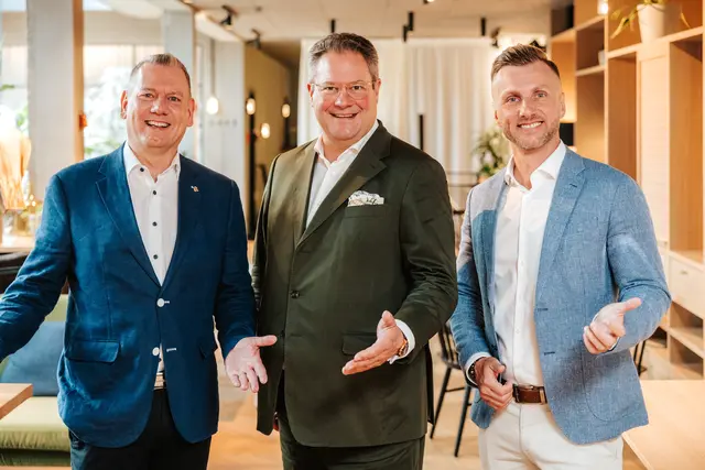 Das Spezialversicherungsunternehmen zieht eine positive Bilanz. (v.l.n.r) Thilo Dröge, Geschäftsführer Vertrieb, Patrick Döring, Vorstandsvorsitzender bei Wertgarantie und Konstantin Scheiermann, Verkaufsleiter bei Wertgarantie in Österreich | Foto: Wertgarantie / (c) Philip Lipiarski