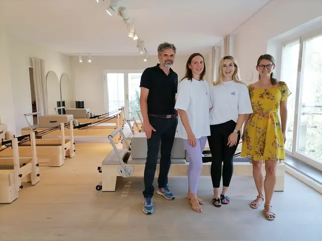 V.l.n.r.: Innenstadtmanager Ralf Reiter, Cornelia Hinteregger, Lisa Dworschak und Vizebürgermeisterin Anna-Maria Demmelmayr. | Foto: Steyr/Stadt.Impuls