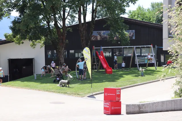 Zahlreiche Familien genossen den Reiffeisen Sumsi Tag auf dem Fohlenhof in Ebbs.  | Foto: Martina Obertimpfler 
