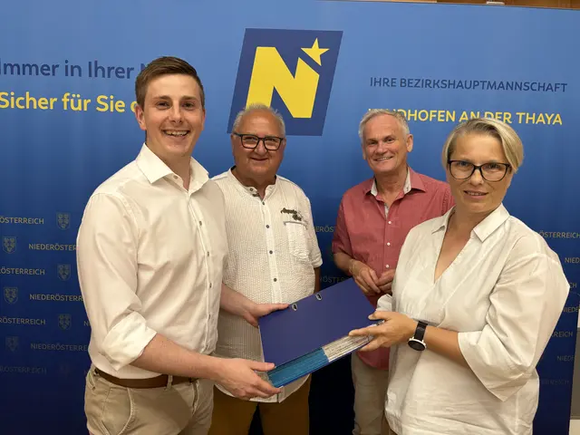 Übergabe an die Gemeinde Gastern | Foto: Daniel Schmidt