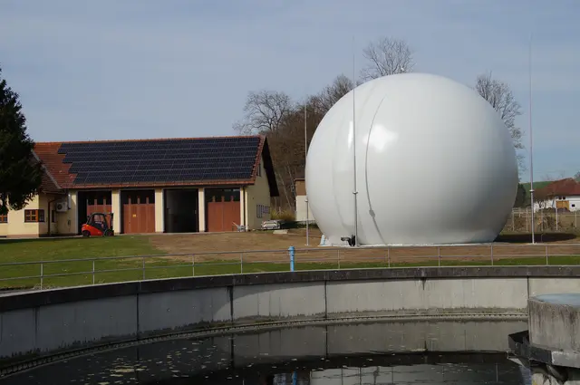 Neuer Gasspeicher für den Reinhaltungsverband Oberes Kemstal: In Kombination mit der PV-Anlage sorgt dieser für eine optimale Energieversorgung und ist auch krisensicherer. | Foto: Reinhaltungsverband Oberes Kremstal